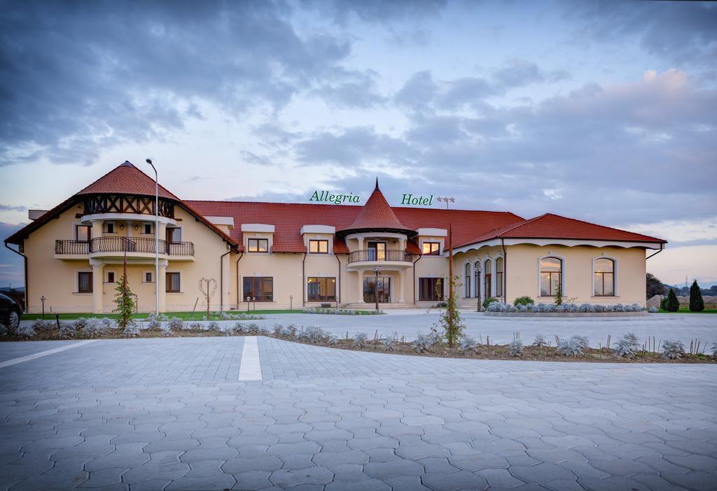 Allegria Hotel Alba Iulia Exterior foto